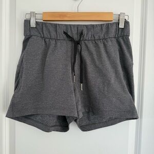 LULULEMON | Drawstring loose short - size 4